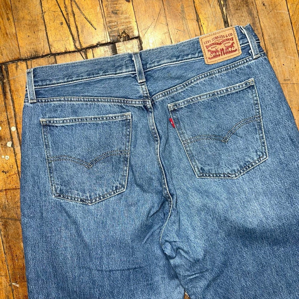 Levi's Jeans Women's 32 Blue Denim Low Pro Straight Distressed‎ Pocket Red Tab - Picture 9 of 9